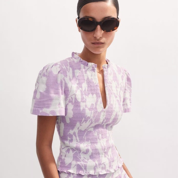 Me+Em Cheesecloth Tulip Print Shirred Zip Top NWT - Picture 4 of 6